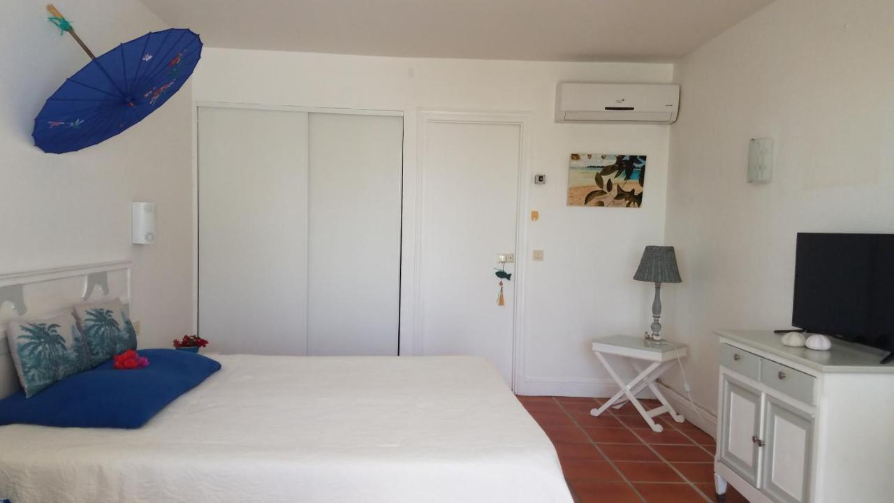 Appartement rez-de-chaussée de villa à 1 minute de la plage Saint-Francois  Extérieur photo