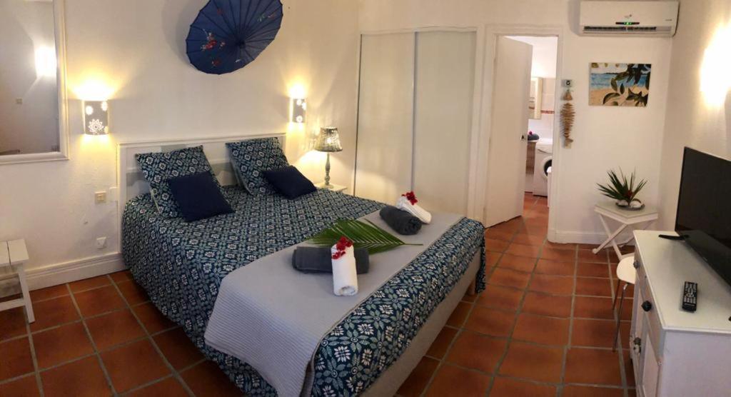 Appartement rez-de-chaussée de villa à 1 minute de la plage Saint-Francois  Extérieur photo